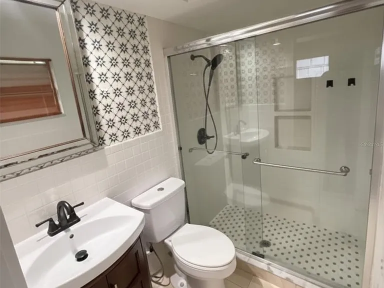 208 Shady Holw — Photo 12