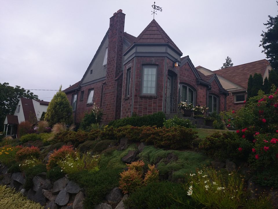 2nd image of 2757 45th Ave SW