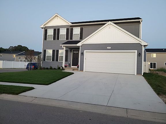 2nd image of 2825 Jordan River Dr