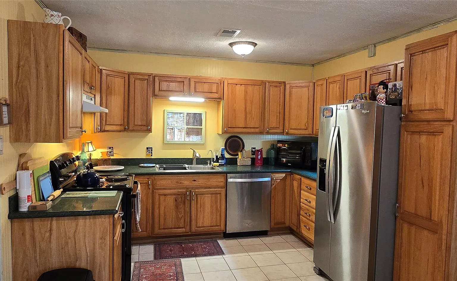 5 bed, 4.0 bath, 2760 sqft, $2,800 — Photo 2