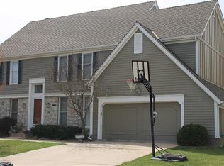 11942 Linden St, Overland Park, KS 66209