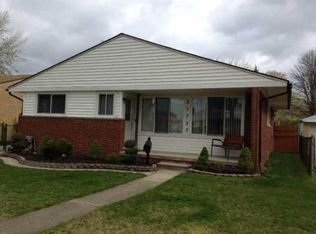 21725 Winshall St, Saint Clair Shores, MI 48081