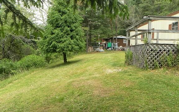 2nd image of 306 Crescent Ln
