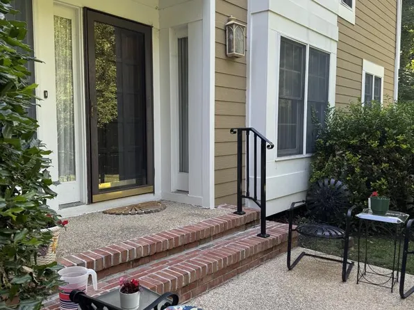 51 River Oaks Cir #51, Pikesville, MD 21208
