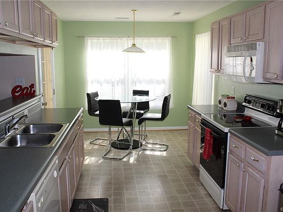 2nd image of 13506 Laketree Dr