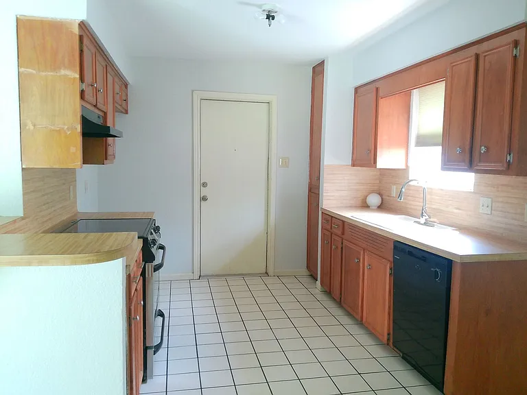 2614 Camargo Dr — Photo 4