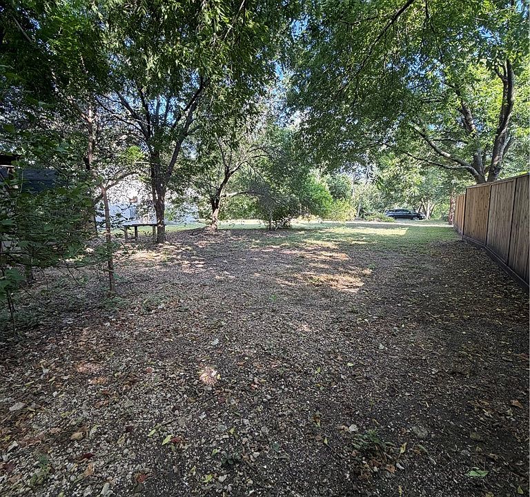 2nd image of 5465 E Lakeshore Dr
