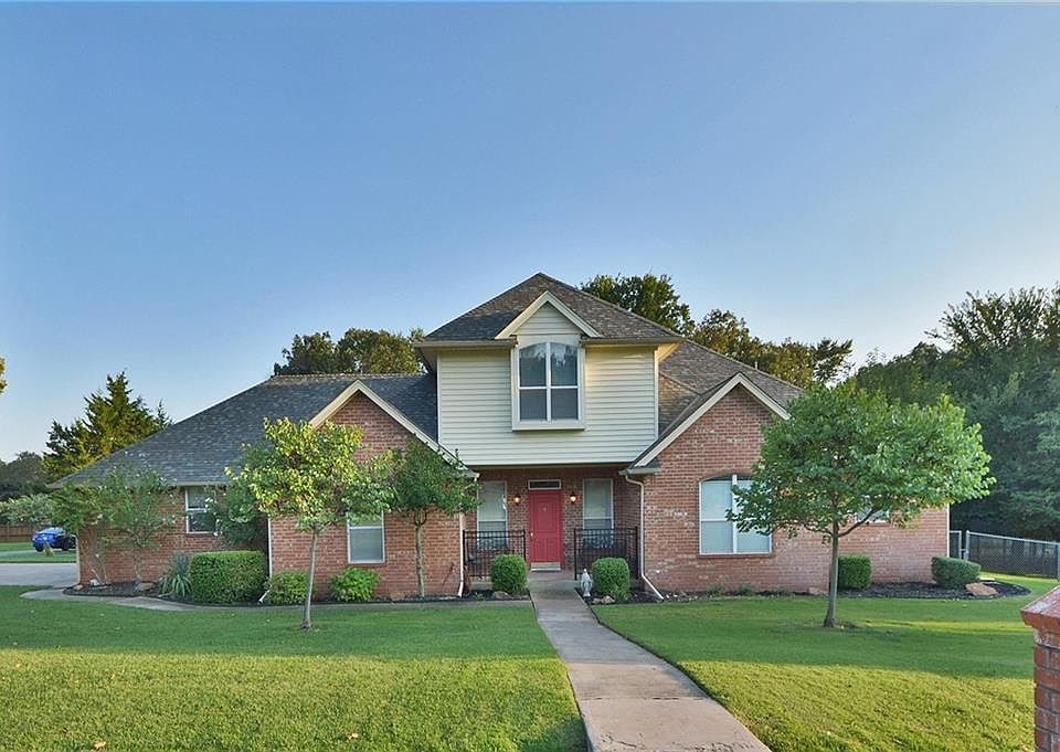 1st image of 1920 Oak Creek Dr