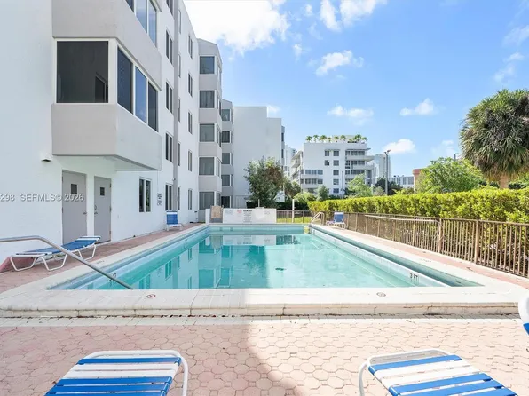 250 180th Dr APT 158, Sunny Isles Beach, FL 33160