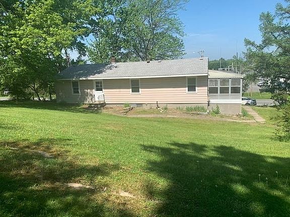 4th image of 429 Bloomingrove Dr