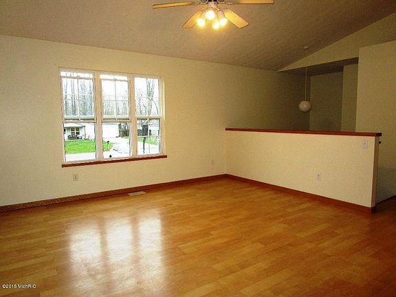 2nd image of 606 Glennview Ln
