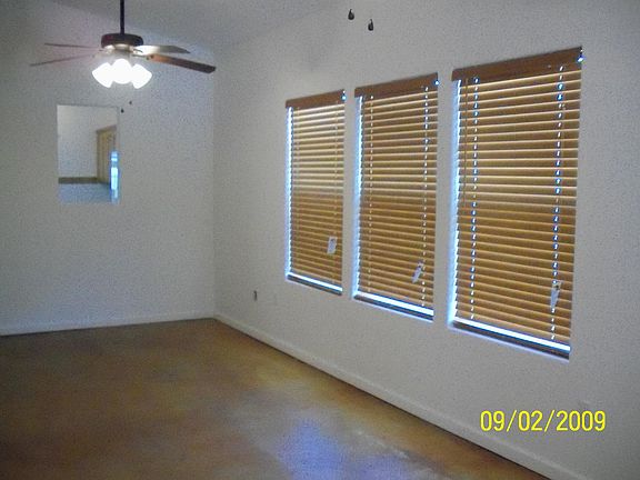 4th image of 5722 Perry Ln #C