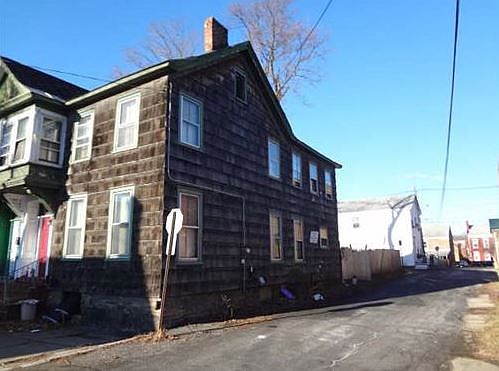 2nd image of 46 1st St
