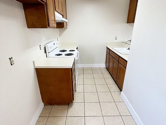 5th image of 360 N San Antonio Ave APT H