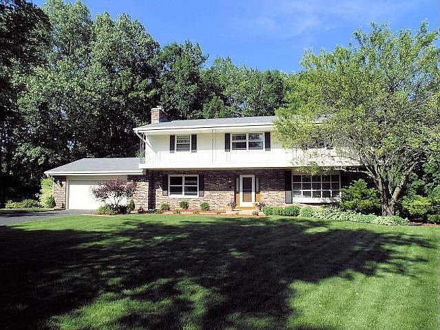 1st image of 710 W Clovernook Ln