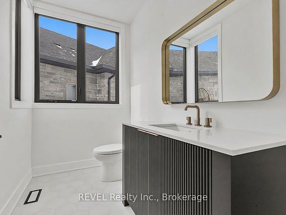5th image of 55 Swan Ave