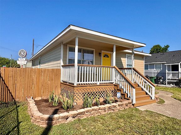 3rd image of 301 Enid St