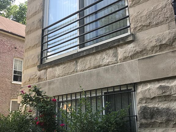 3rd image of 1420 N Maplewood Ave APT 1F