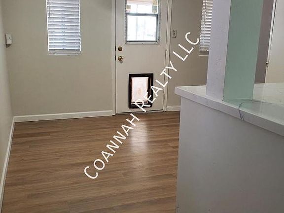 4th image of 1344 E Indianola Ave