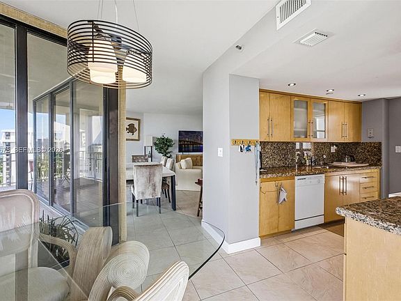 5th image of 2000 Towerside Ter APT 1911