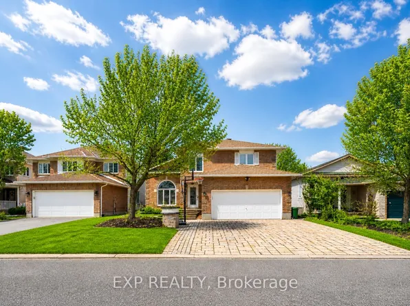 3 Nakota Way, Ottawa, ON K2J 4E9