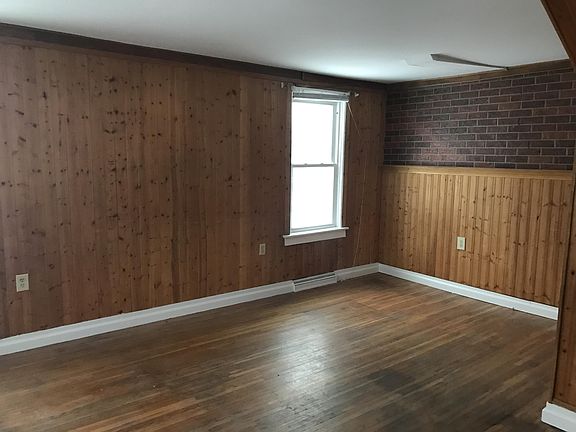 5th image of 75 E Main St