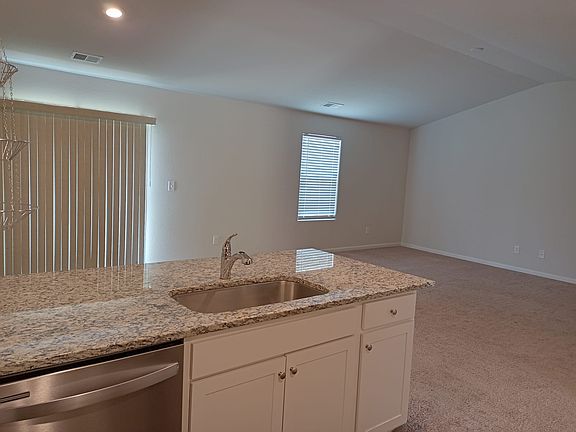 4th image of 110 Shallow Dr