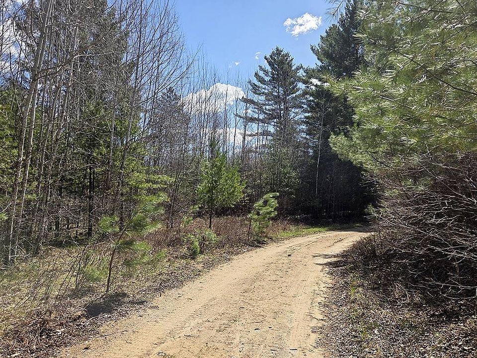 1st image of 4 Prairie Lake Rd