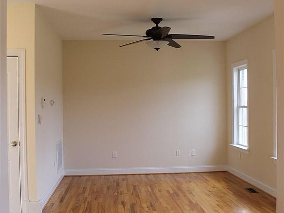 2nd image of 129 Briar Cir