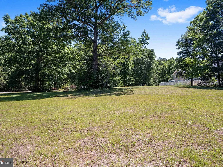 8009 Burrell Rd — Photo 63