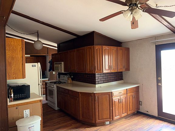 2nd image of 1367 Robert Dr