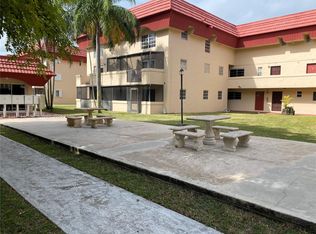 10901 N Kendall Dr APT 213, Miami, FL 33176