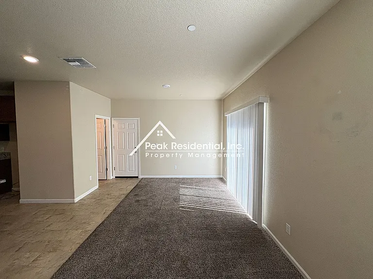 8215 Winterhead Ln — Photo 8