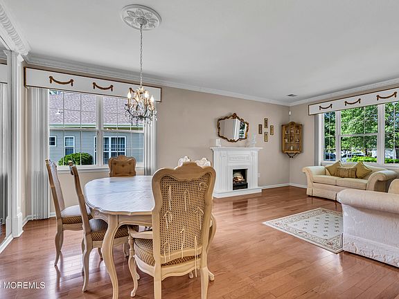 3rd image of 25 Bellflower Drive