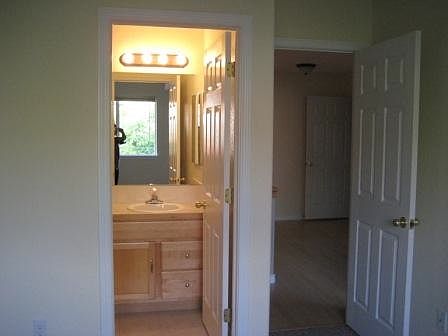 5th image of 818 S Terry St APT 15