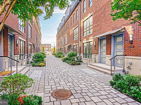 2nd image of 2002 Renaissance Walk #2