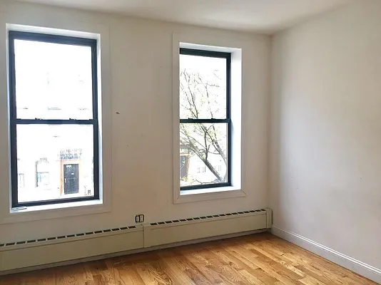 Rented by Premier Metro Realty Corp | media 4