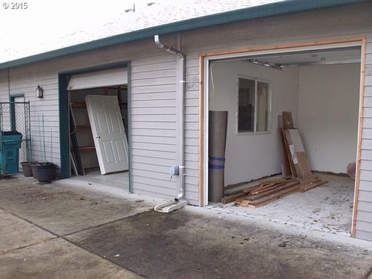 4th image of 1616 SE 104th Ct