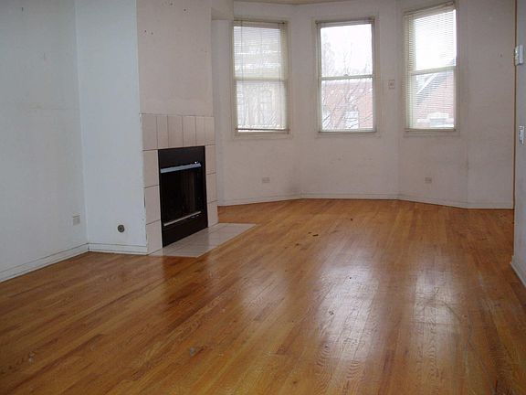 2nd image of 2320 N Southport Ave #2FF