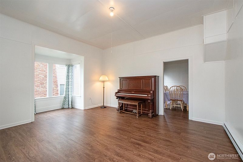 5th image of 421 E 6th Street