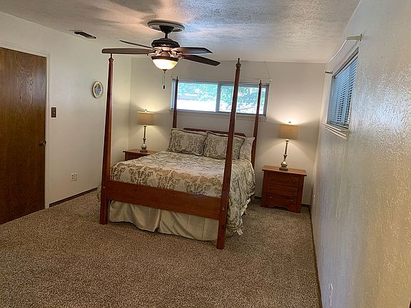 5th image of 3212 Greenbriar Cir