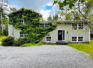 65 Bowers Rd, Shelburne, NS B0T 1W0