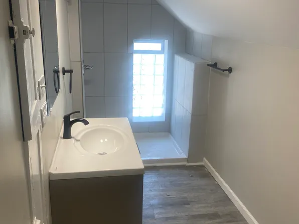 751 Lake Michigan Dr NW Unit 2, Grand Rapids, MI 49504