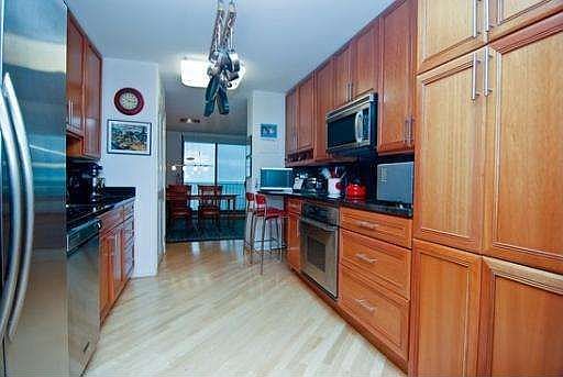 4th image of 1212 N Lake Shore Dr APT 27CN