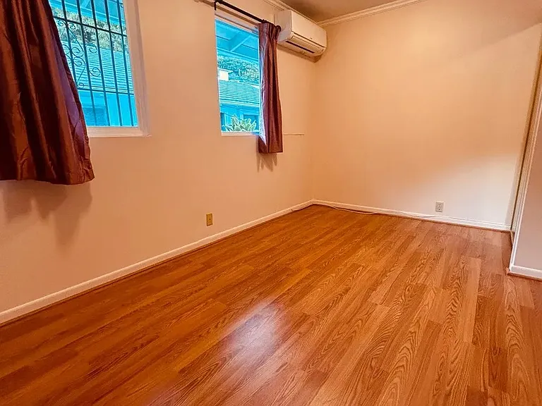 Bedroom with AC