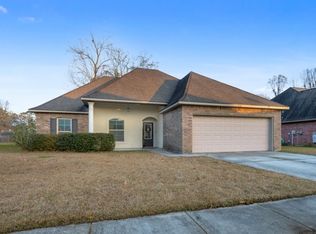 5036 Fox Hunt Dr, Zachary, LA 70791