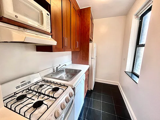Rented by Corcoran | media 2