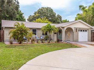 5507 Pine Cir NE, Saint Petersburg, FL 33703
