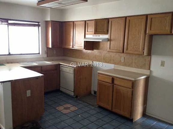 4th image of 6204 Sir Lancelot Cir