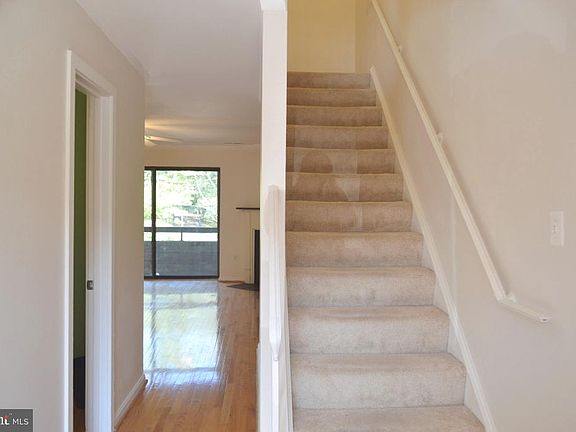 3rd image of 24 Dudley Ct